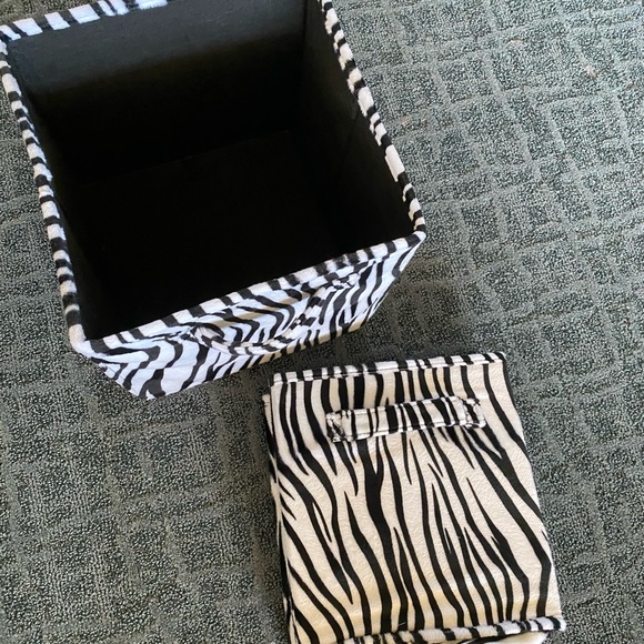 Assorted Room Decor - Picture 2 of 9